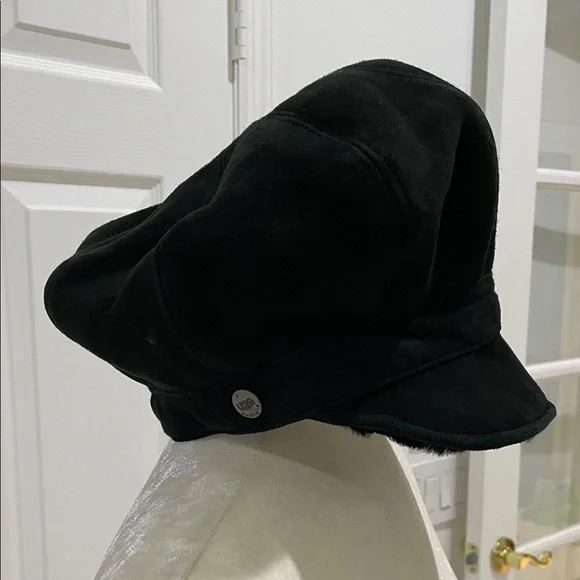 UGG Black Suede Bakers Boy Women's Hat (Shearling inside) - Picture 3 of 9